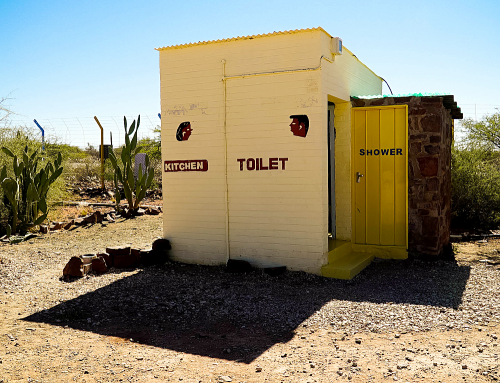 23h59-Photo-Namibie-Kitchen-toilet-shower